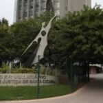 Mulher é indenizada em R$ 75 mil após ser submetida a três sessões de quimioterapia sem ter câncer