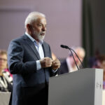 Lula critica guerras, negacionismo e algoritmos e volta a pedir mapa para fim do petróleo na COP30