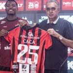 Cacá explica escolha pelo Vitória e destaca poder do Barradão: “A torcida é barril”
