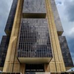 Banco Central decreta liquidação de grupo financeiro e aponta risco a credores