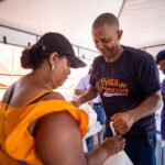 Com Luiz Caetano, Camaçari inicia maior entrega de cestas de Páscoa da história com cadastro 100% digital