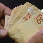 Endividamento das famílias com o sistema financeiro aumenta em fevereiro