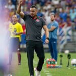 Jair Ventura elogia desempenho do Vitória diante do Fortaleza e confirma dois desfalques para o duelo de volta