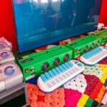 Prefeitura de Camaçari entrega equipamentos de tecnologia assistiva para fortalecer educação inclusiva