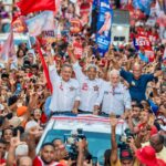 Jerônimo comanda carreata em reduto da oposição e crava vitória no primeiro turno: “Na Bahia e no Brasil”
