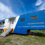 Carreta-escola de Gastronomia do Senac abre inscrições para novos cursos em Guarajuba