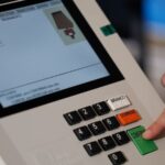 Eleições 2026: TSE reafirma proibições do uso de celular, boca de urna e porte de armas no segundo turno